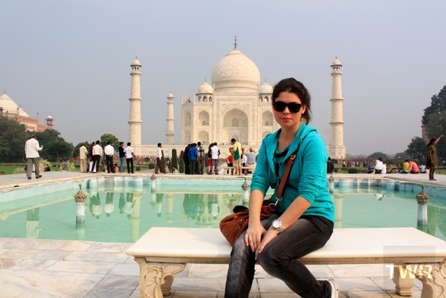 Tanya at taj mahal