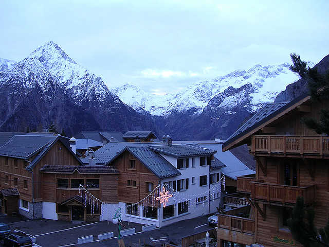 Sunrise and resorts at Deux Alpes
