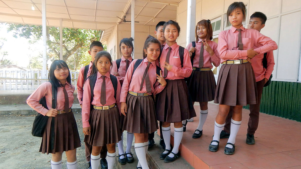 Indian_school_children_at_Hnahthial