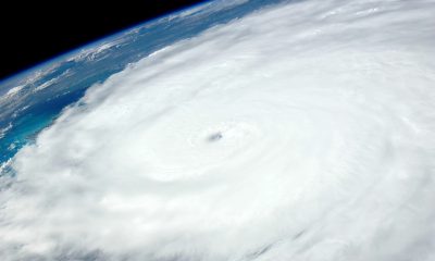 hurricane-1049612_1280